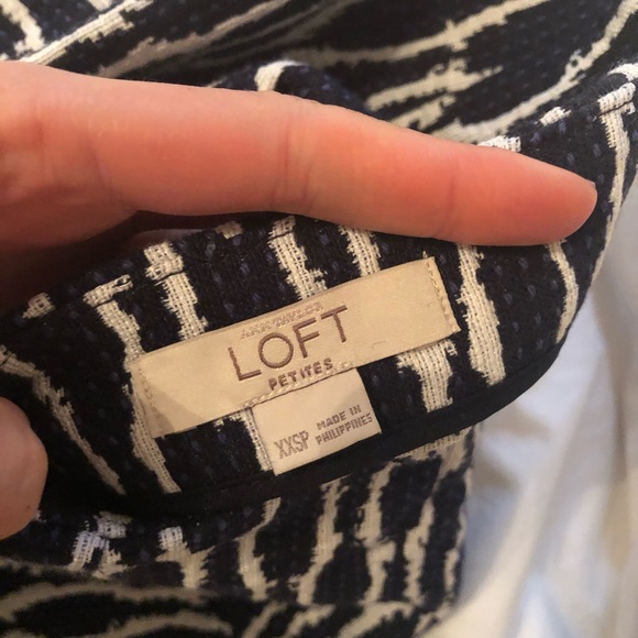 NWOT LOFT Petite Skirt - Picture 3 of 4